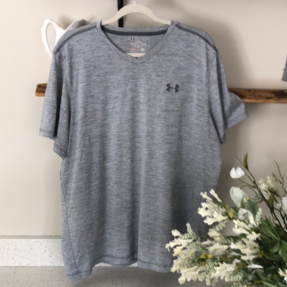 Men’s under armor V-neck heat gear short sleeved